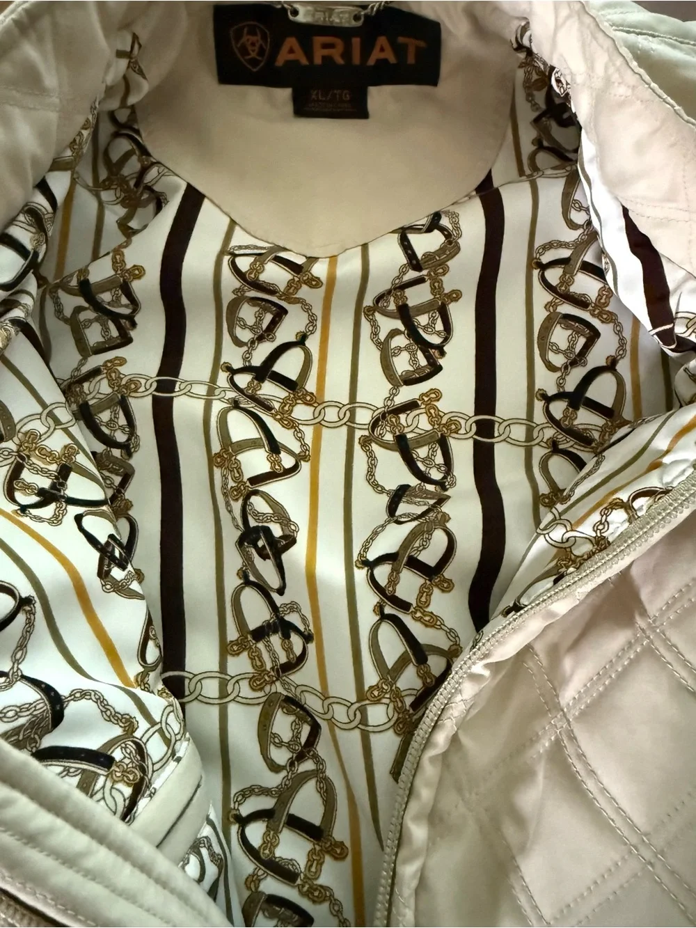 Ariat Diamond Quilted Full Zip Vest XL Ivory Horse Bit Lining